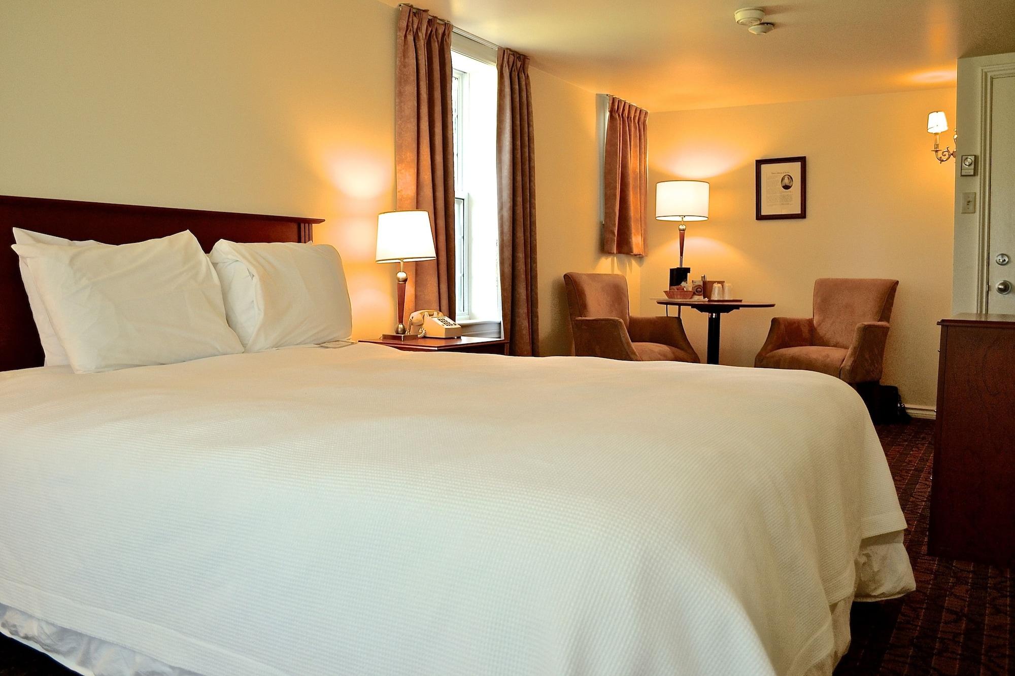 Inverary Resort Baddeck Inlet Eksteriør bilde